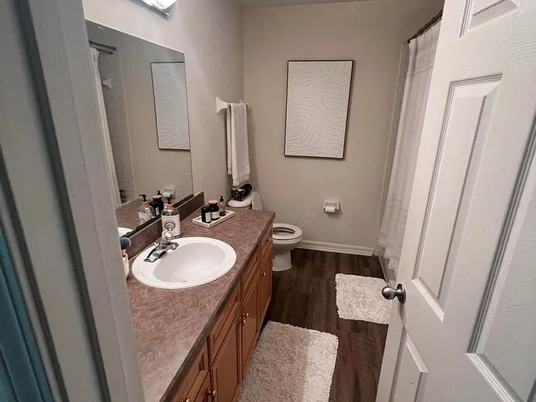 2219 Rosewood Dr #1 — Photo 3