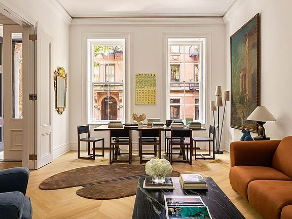 4th image of 55 W 9th St