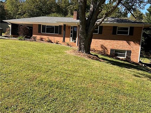 3rd image of 111 Bell Dr