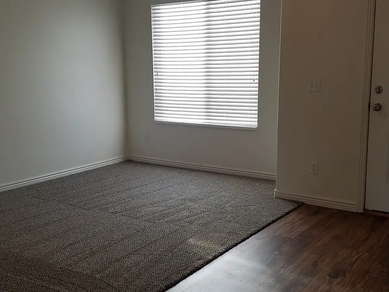2767 S 2400 W — Photo 3
