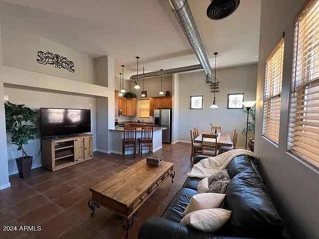 1 bed, 1.0 bath, 872 sqft, $2,200 — Photo 3