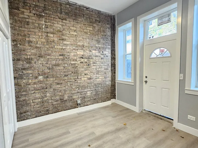 2642 W Pratt Ave #2 — Photo 6