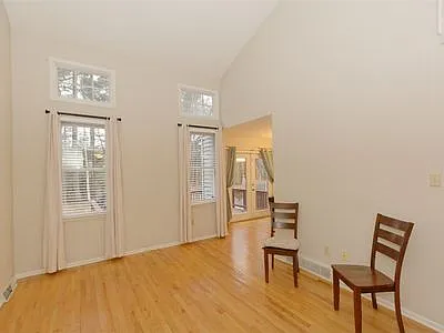 569 Highwood Cir — Photo 7