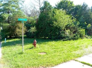 112 Ash St E, Three Oaks, MI 49128