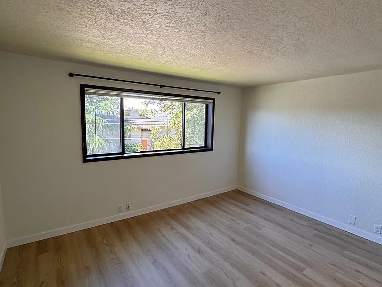 287 NW Market St — Photo 12
