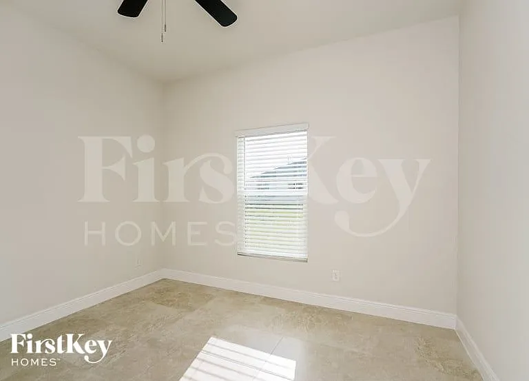 2120 NW 16th Pl — Photo 12