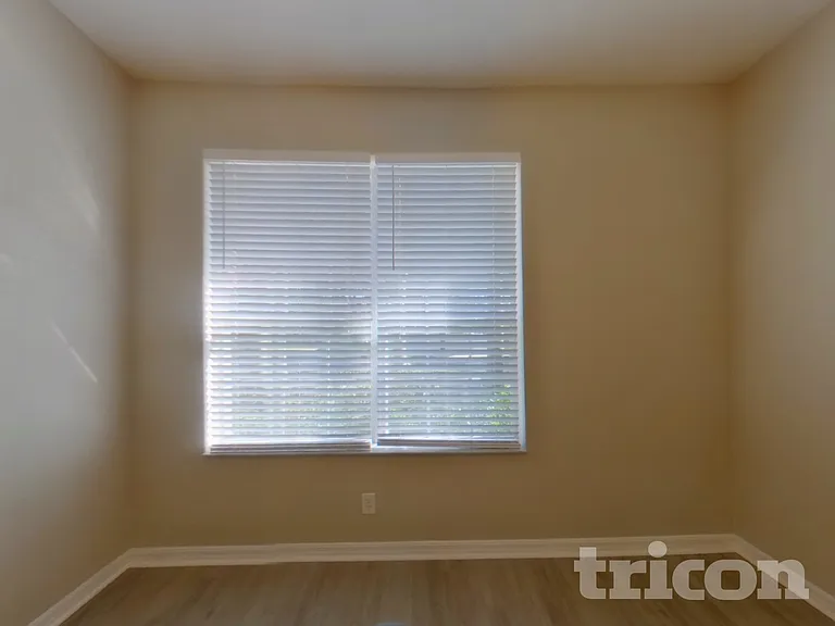 351 Fairmount Park Ct — Photo 16