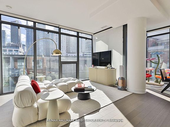 2nd image of 15 Beverley St #710