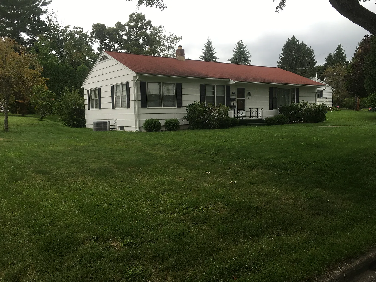 608 Charles St photo 1