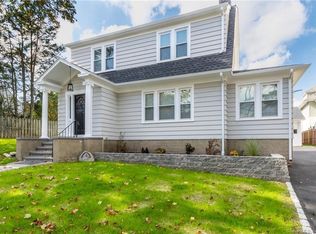 30 Fairview Ter, Derby, CT 06418