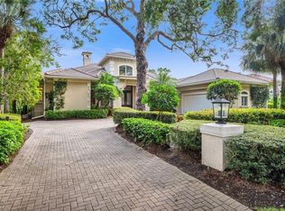 999 Barcarmil Way, Naples, FL 34110