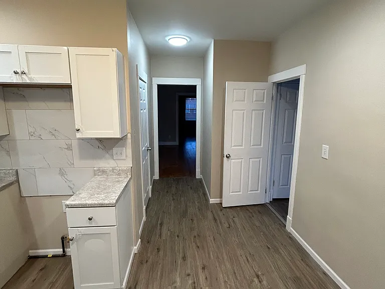 8032 S Green St #2 — Photo 6