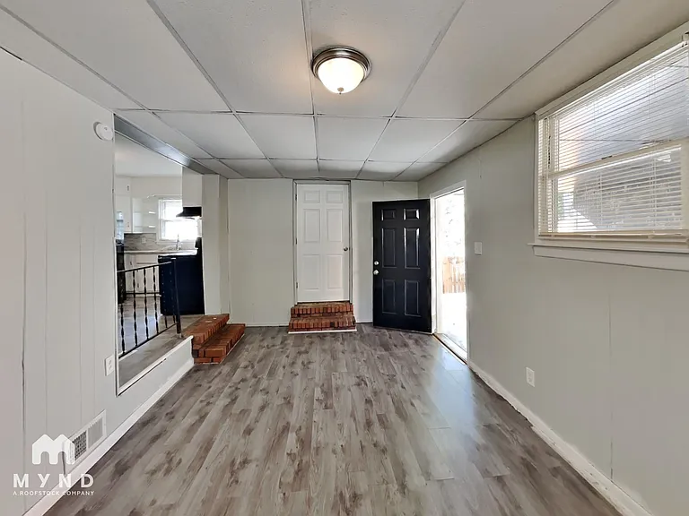 6220 Leslie Dr — Photo 9