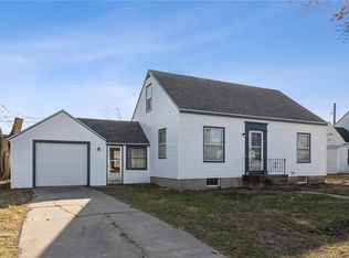 1817 Chandler St SW, Cedar Rapids, IA 52404