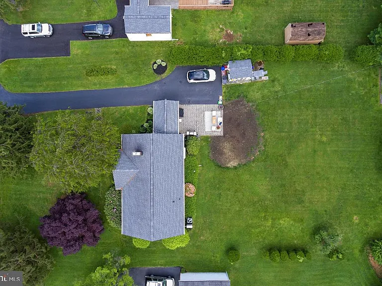 1538 Carmac Rd — Photo 32