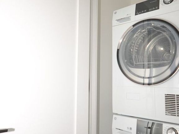 5th image of 430 Midwood St #1RB