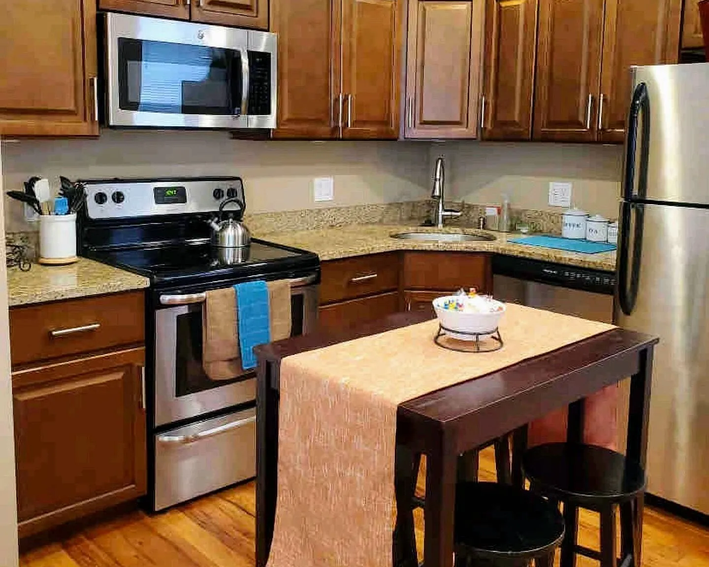 821 N Franklin St — Photo 4