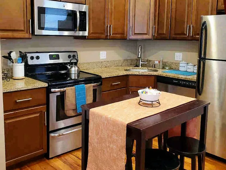 821 N Franklin St #3 — Photo 4