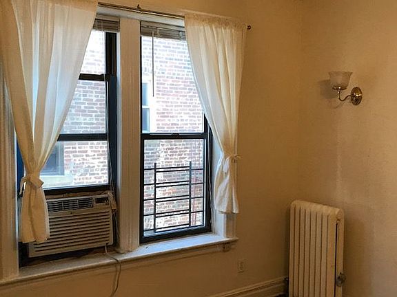 5th image of 4518 39th Pl APT 3B