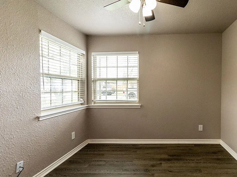 1003 Hyridge St — Photo 11