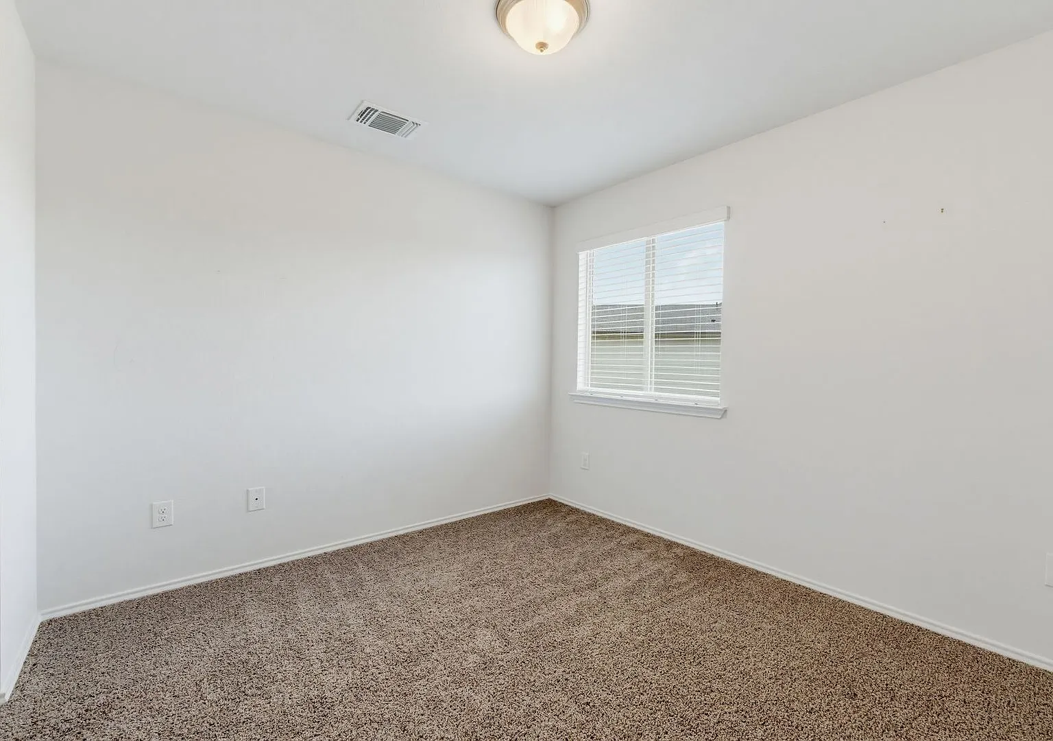 2044 Mallard Ct. — Photo 4