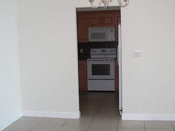 DINNING ROOM (view to kitchen)