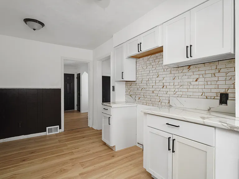13891 Fairmount Dr — Photo 12