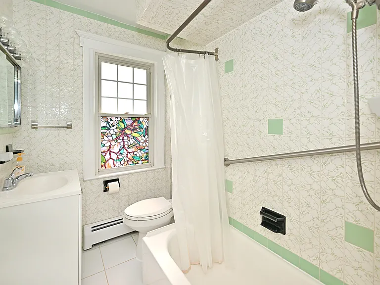 264 Morse Ave — Photo 19