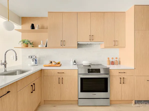 221 East 48th Street image 9 of 24