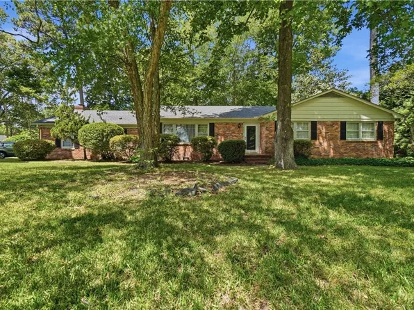533 Kings Grant Rd, Virginia Beach, VA 23452