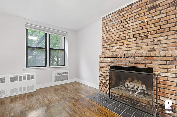 Rented by REZI | media 13