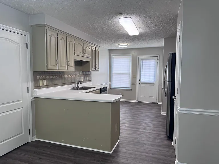203 Melodie Dr — Photo 6