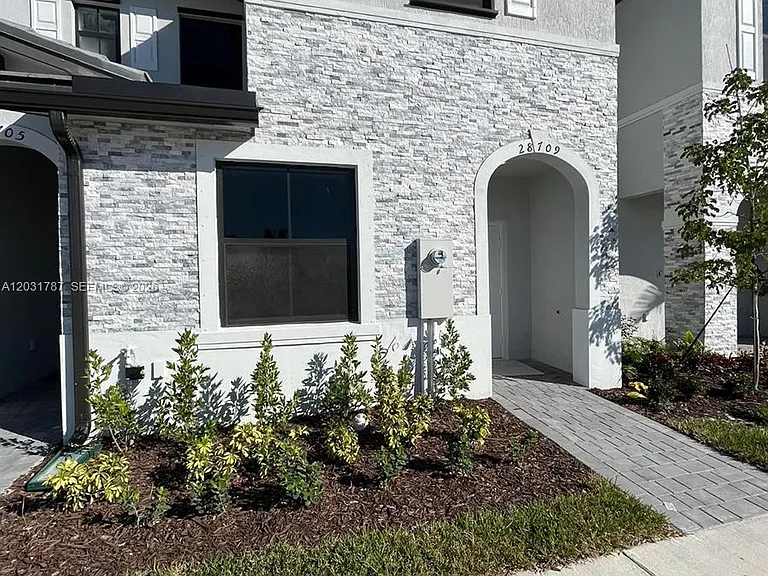 28709 SW 132nd Pl #28709 — Photo 1