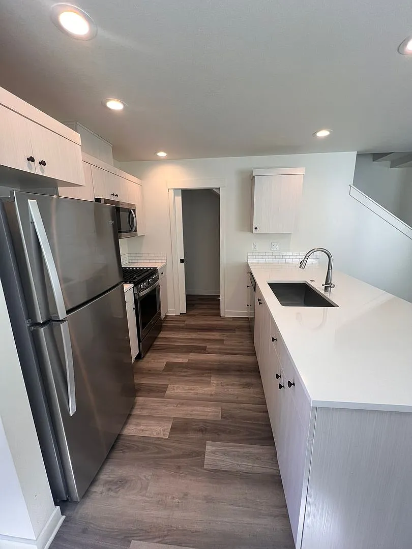 Holliday Avenue Townhomes — Photo 4