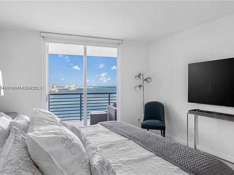 335 Biscayne #2309 — Photo 15