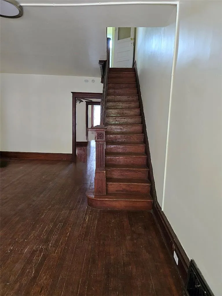 4 bed, 1668 sqft, $1,990 — Photo 2