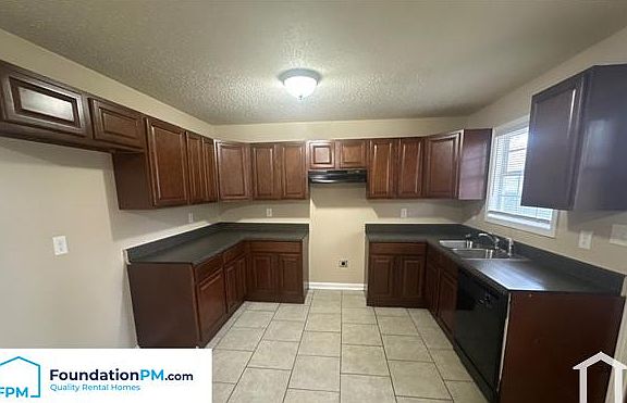 3rd image of 3840 Walnut Creek Cv
