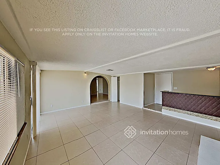 7016 W Wilshire Dr — Photo 4