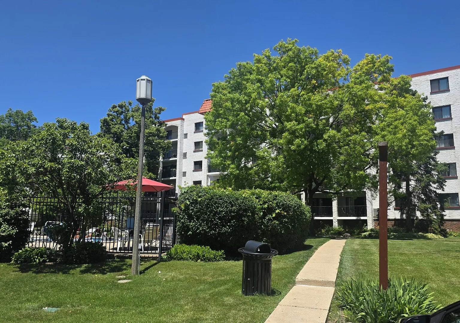 2 bed, 1200 sqft, $1,810 — Photo 1
