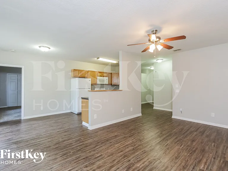 3422 Renault Cir — Photo 4