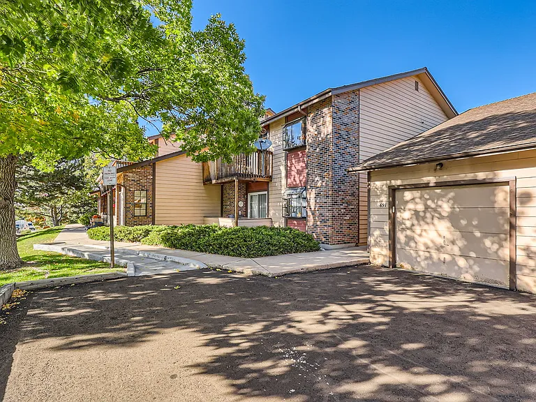 691 Canyon Dr — Photo 32