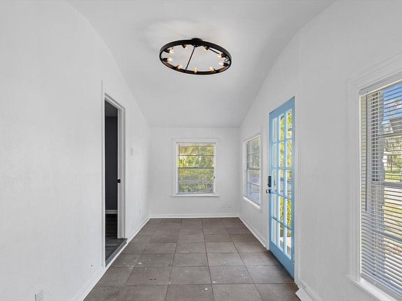 5th image of 269 Selden Ave