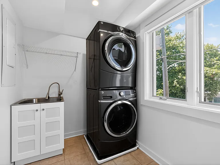 869 Corinthian Ave #1 — Photo 24