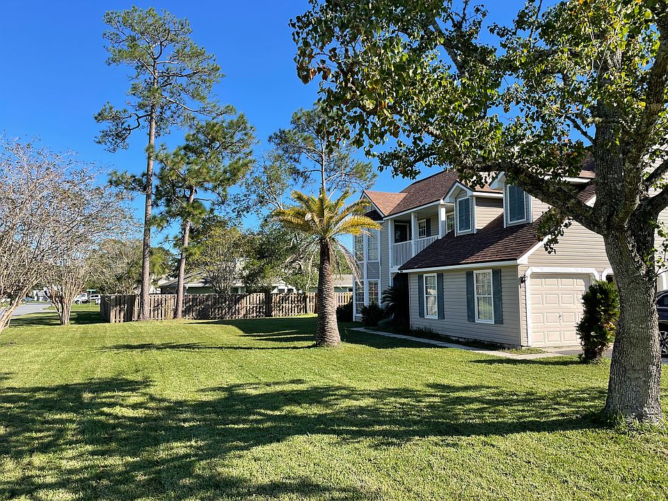 4 bedroom house on large corner lot