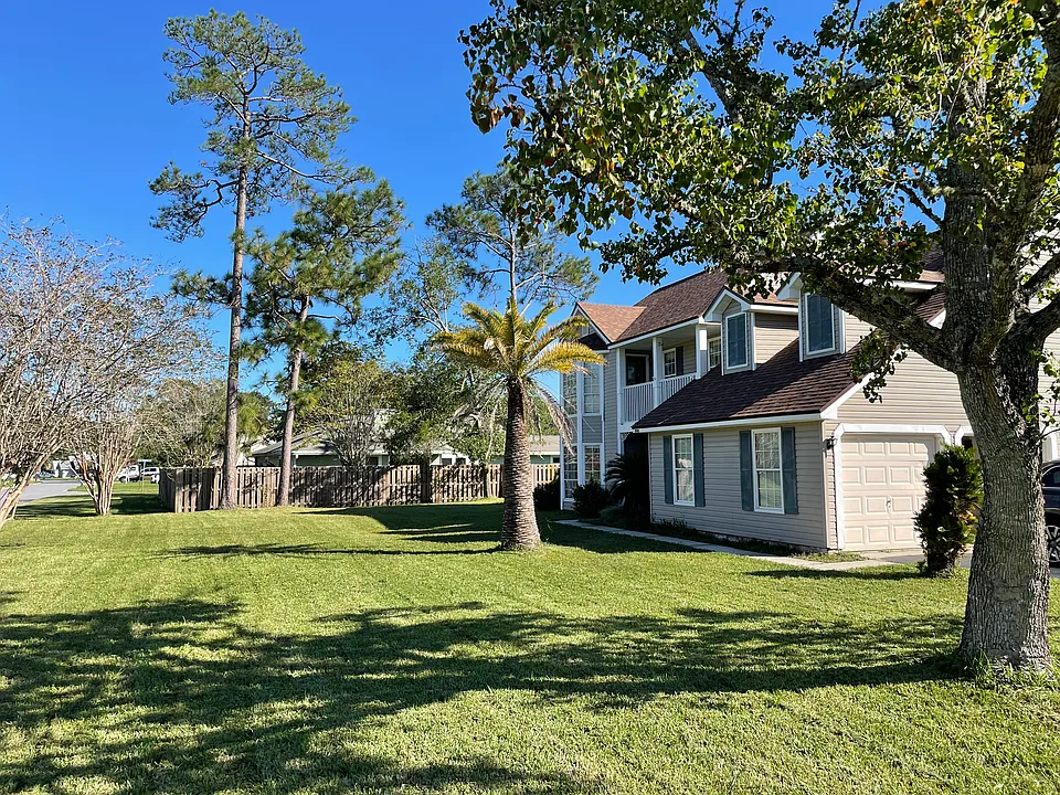 5941 Orchard Pond Dr