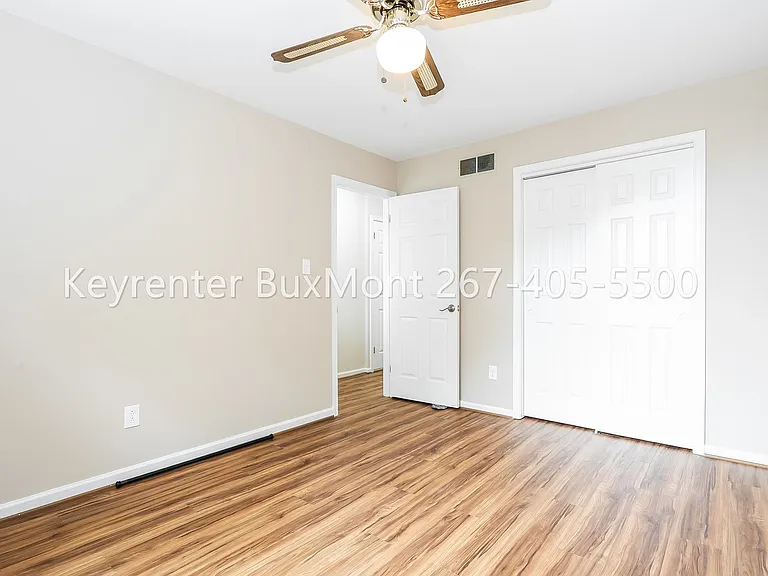 100 Victoria Dr — Photo 8