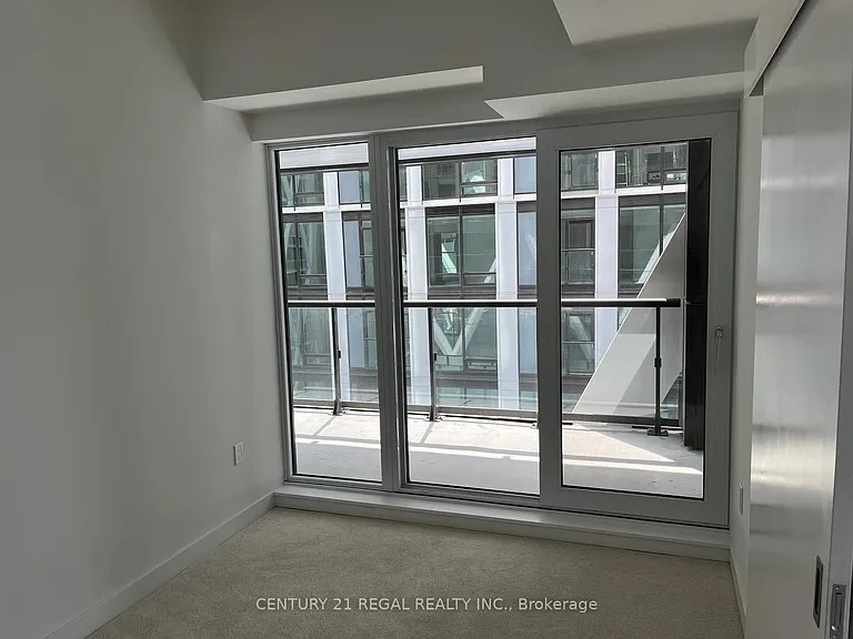 238 Simcoe St #1409 — Photo 7