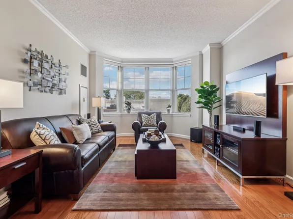 300 Mamaroneck #715, White Plains, NY 10605