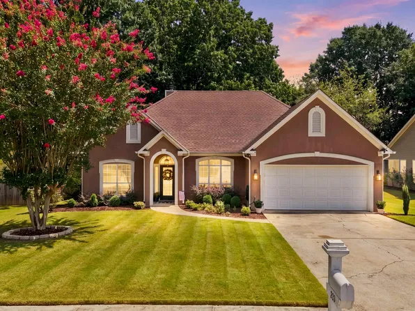 205 Leaf Ln, Alabaster, AL 35007