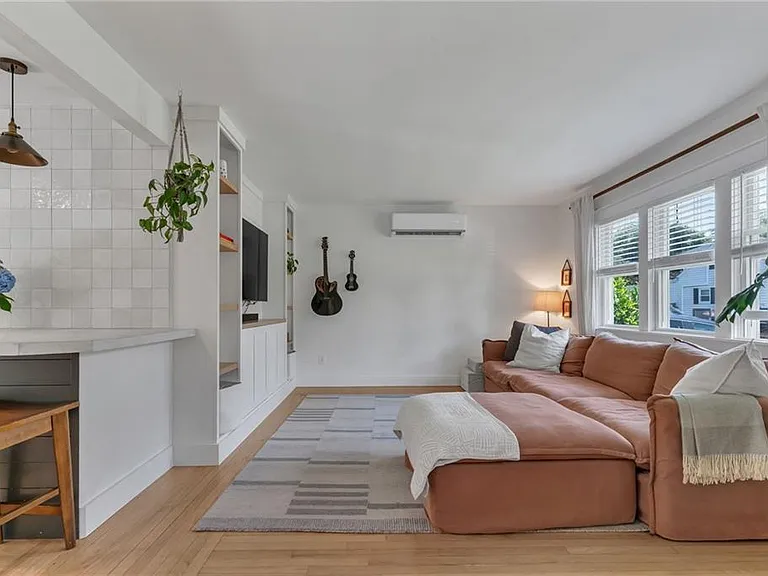 19 Sherwood Rd — Photo 8